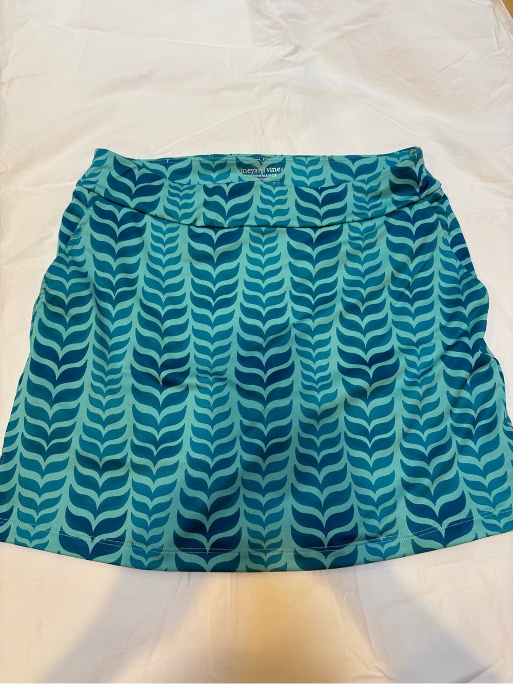 Vineyard Vines Women's Golf Skirt/ built in shorts